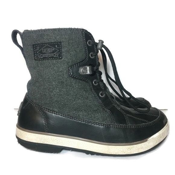 UGG Girls Size 4 Winter Boots Black Outdoor Sherpa Youth Snow Insulated Shoes - Picture 1 of 7